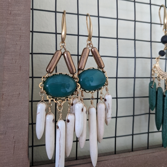 David Aubrey Earrings - Picture 2 of 3